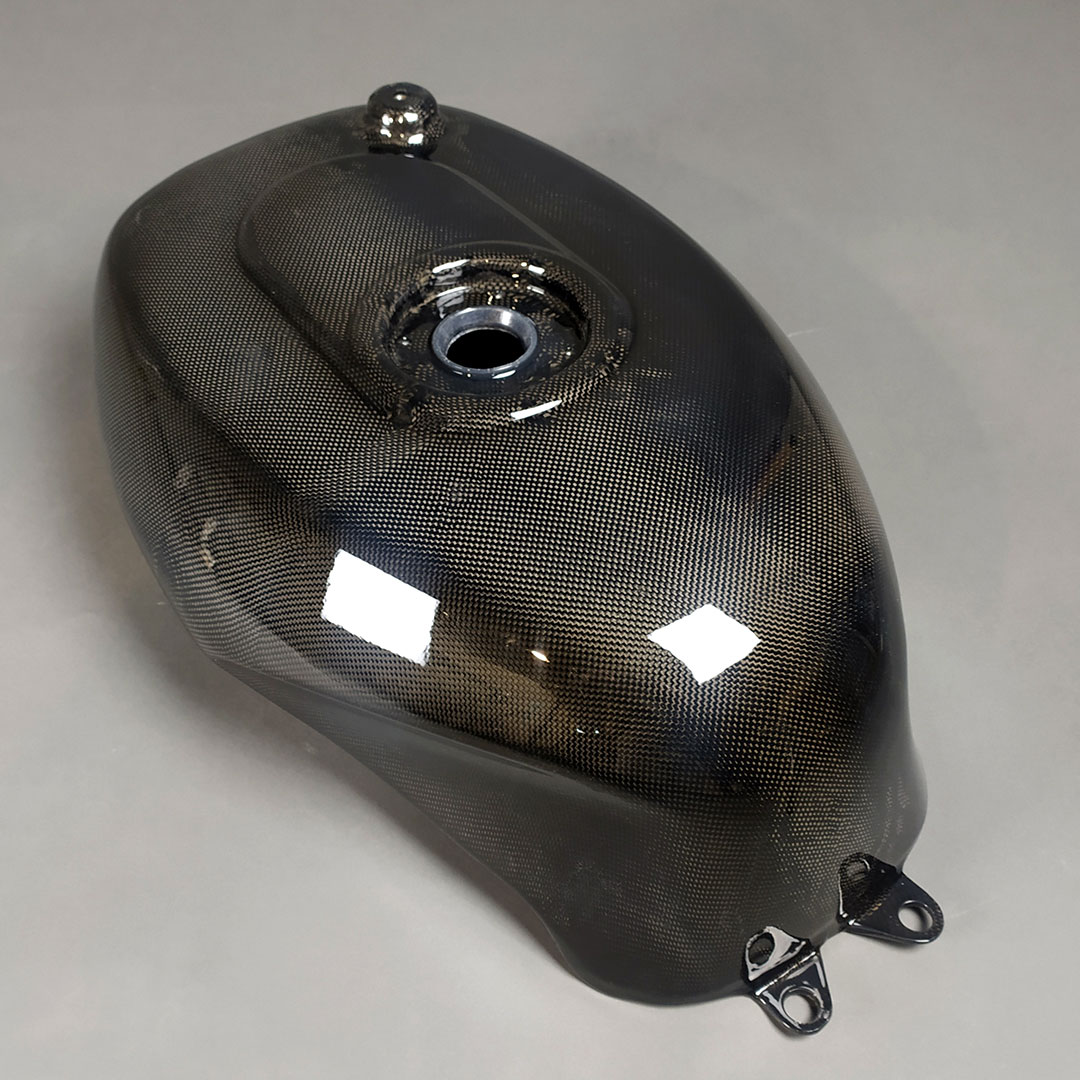 Depósito de moto fabricado en fibra de carbono